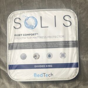 Split head King Quiet Comfort Mattress Protector - White NEW